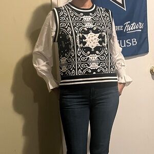 One size vest sweater